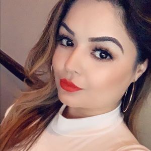 Meet your Posher, Aurora